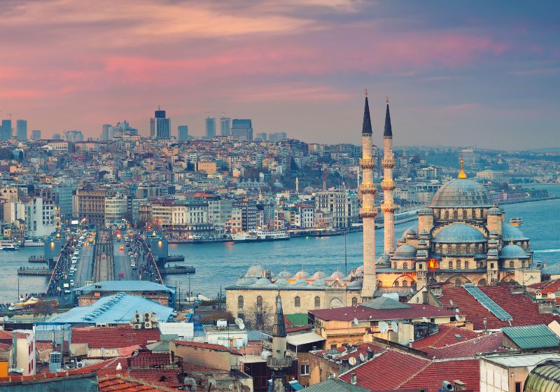 the pros and cons of visiting istanbul over Skopje